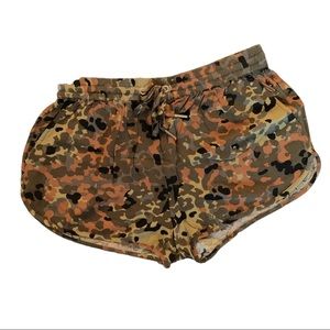 Camo printed athleisure shorts